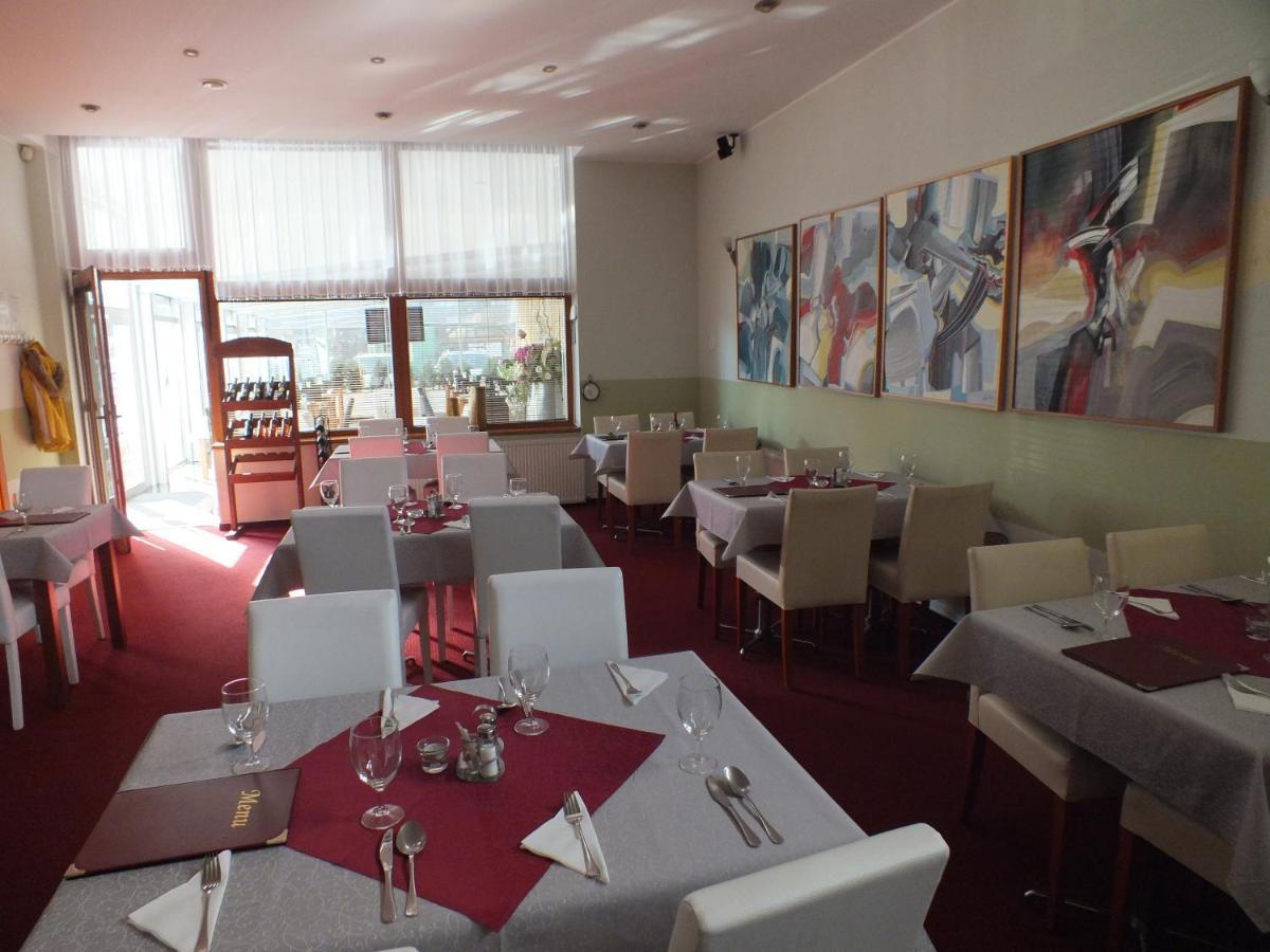 Hotel Artin Bardejov Exterior foto